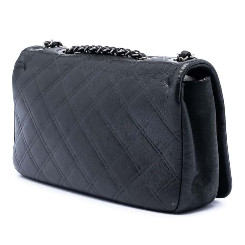 Chanel Medium Diamond Embossed Calfskin New Chic Flap Black Leather Very good condition - Back View