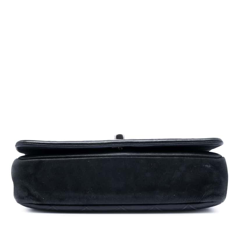 Chanel Medium Diamond Embossed Calfskin New Chic Flap Black Leather Very good condition - Inside View