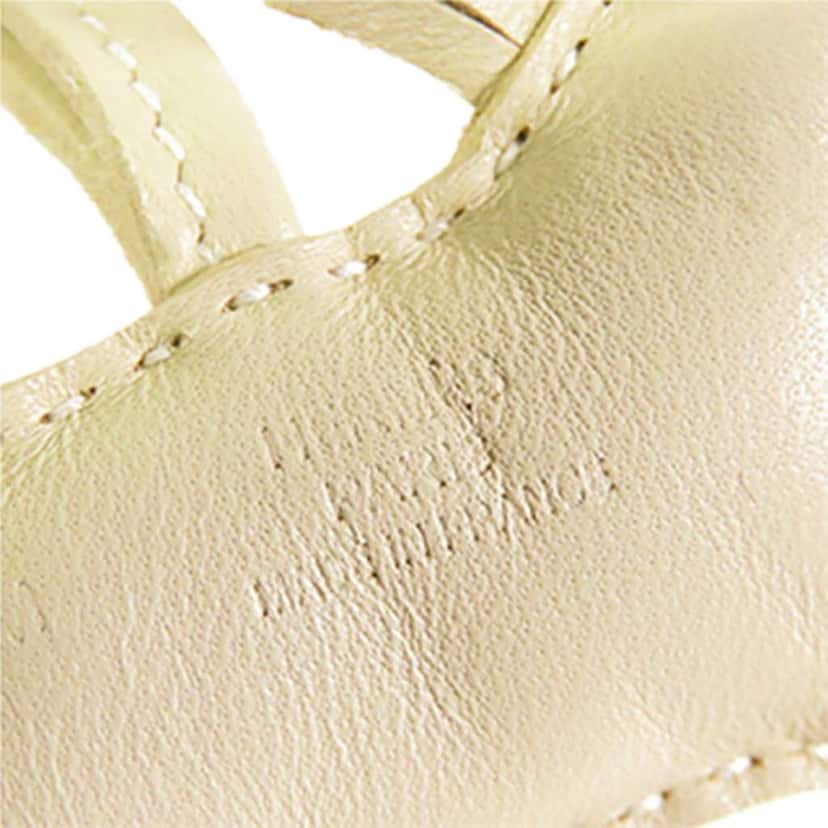 Hermès Milo Lambskin Rodeo Robeo Coeur Charm PM White Leather Good condition - Model View
