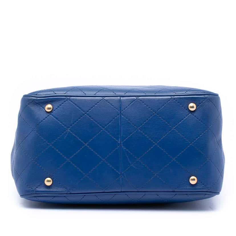 Chanel Medium Stitched Calfskin Egyptian Amulet Drawstring Bucket Bag Blue Leather Good condition - Inside View