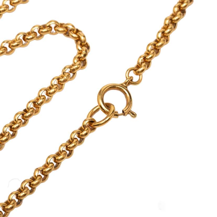 Chanel Gold Plated CC Flower Pendant Necklace Gold Metal Good condition - Model View