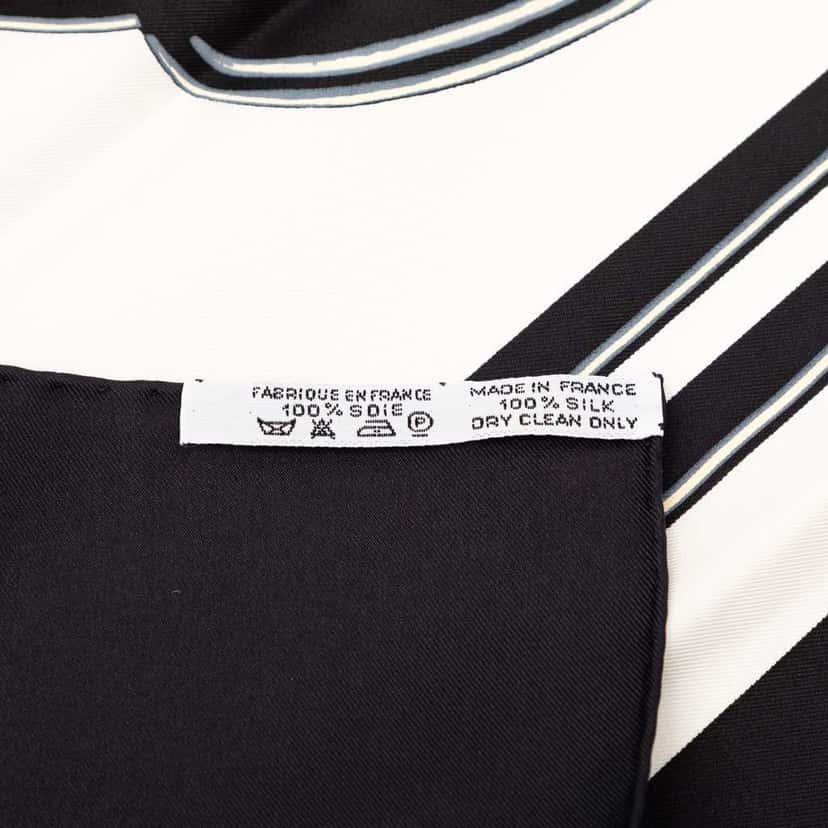 Hermès Brides de Gala Silk Scarf 90 White Silk Very good condition - Model View