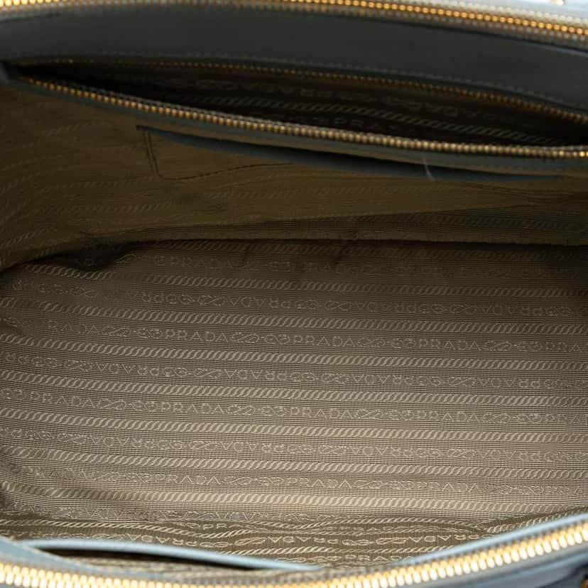 Prada Large Saffiano Lux Galleria Double Zip Satchel Blue Leather Very good condition - Model View