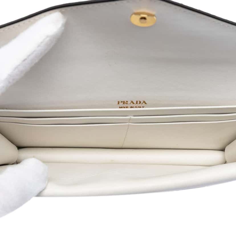 Prada Bicolor Saffiano Lux Envelope Double Flap Wallet on Chain Black Leather Very good condition - Model View