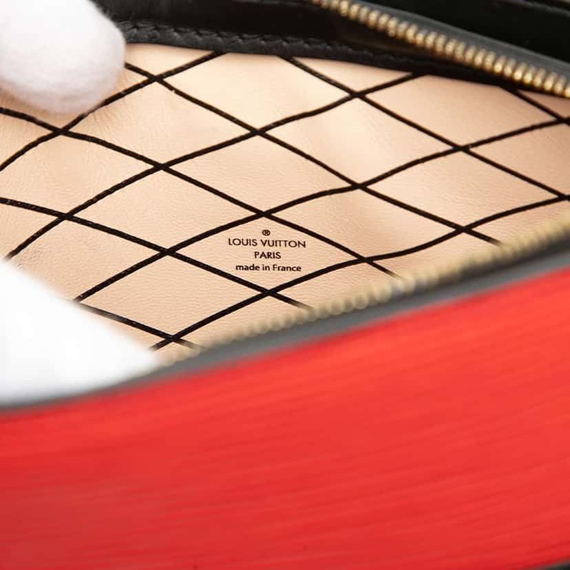 Louis Vuitton Epi Trunk Clutch Red Leather Very good condition - Box View