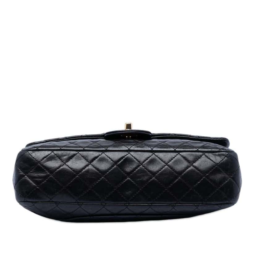 Chanel Medium Classic Lambskin Valentines Heart Charms Single Flap Black Leather Very good condition - Inside View