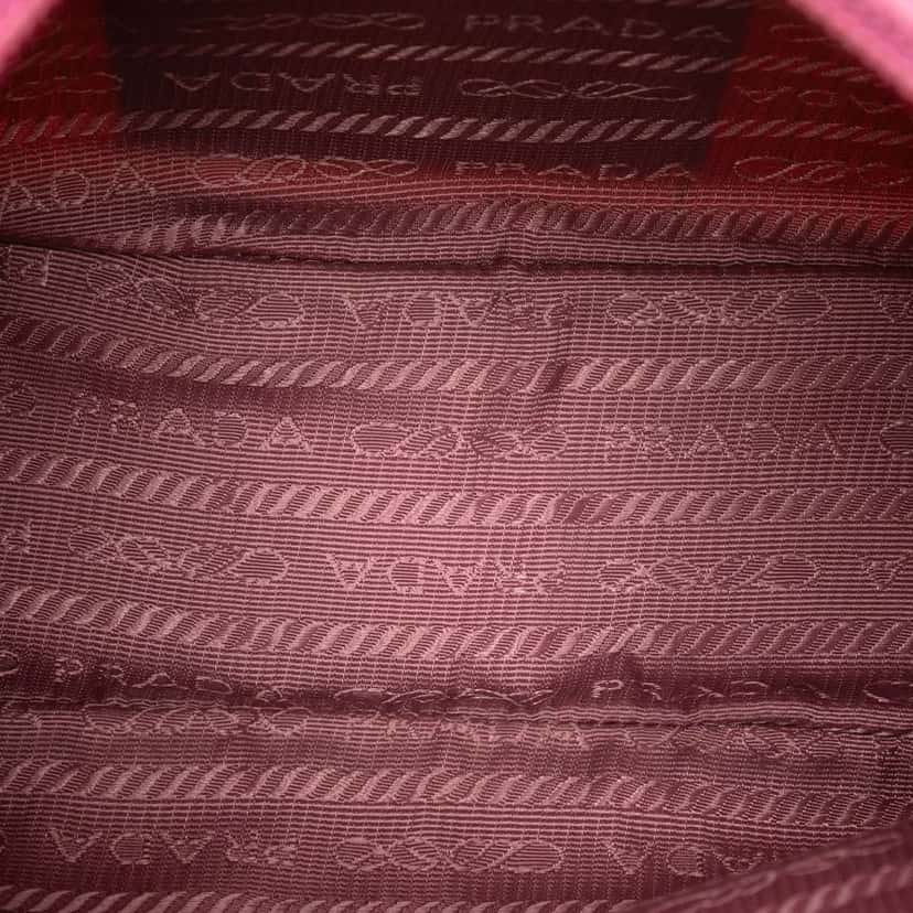 Prada Mini Tessuto Re Edition 2000 Shoulder Bag Pink Good condition - Model View