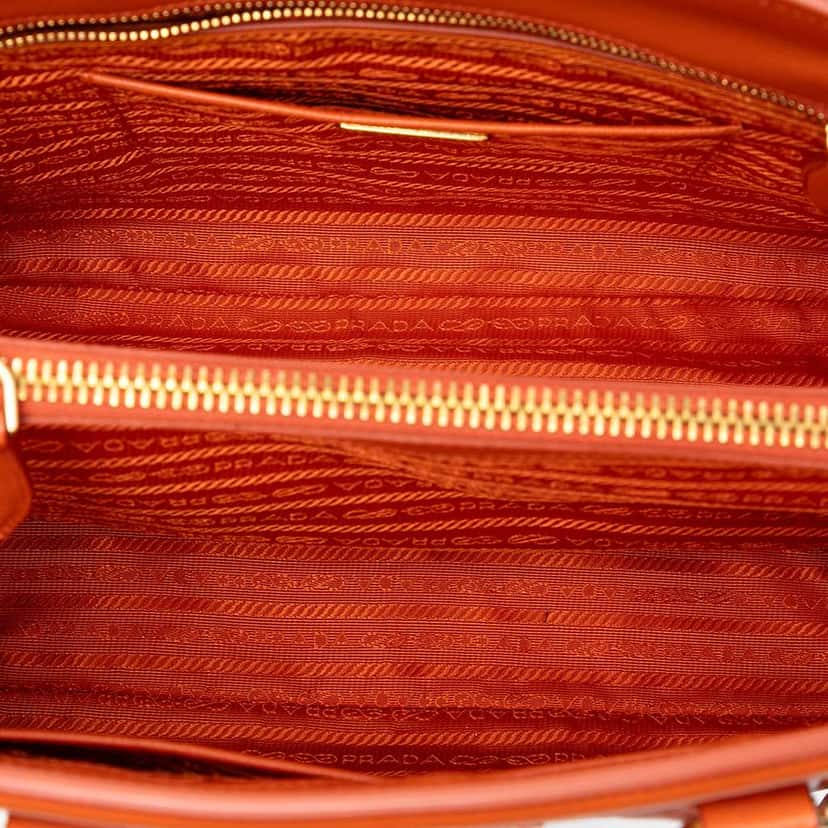 Prada Saffiano Lux Parabole Tote Orange Leather Very good condition - Model View