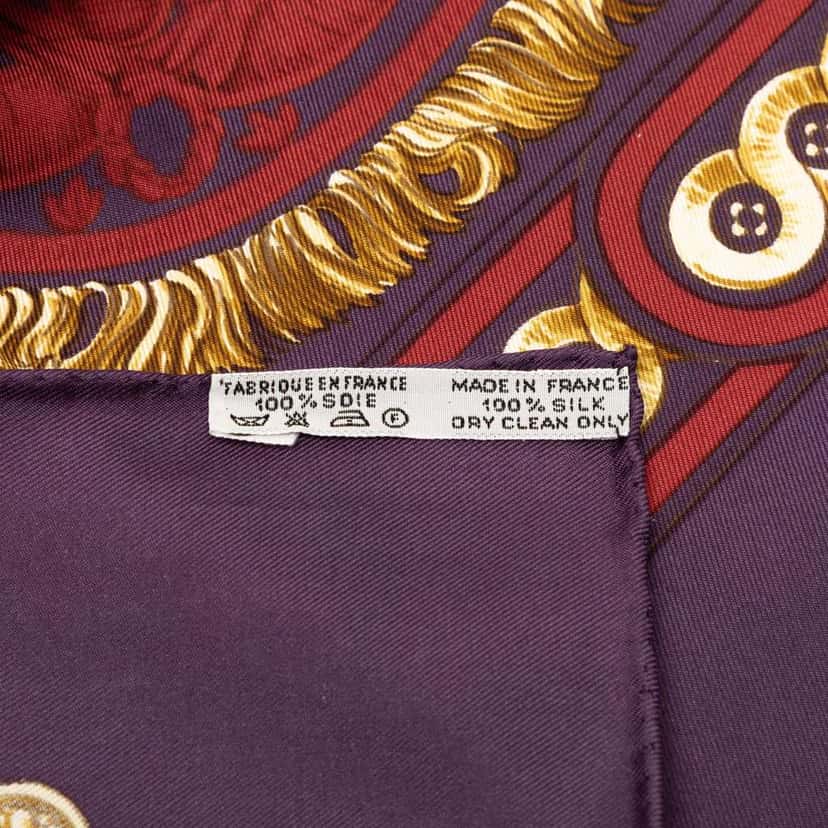 Hermès Bride de Cour Silk Scarf 90 Purple Silk Good condition - Model View