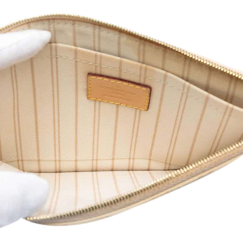 Louis Vuitton Damier Azur Neverfull MM Pouch White Very good condition - Model View