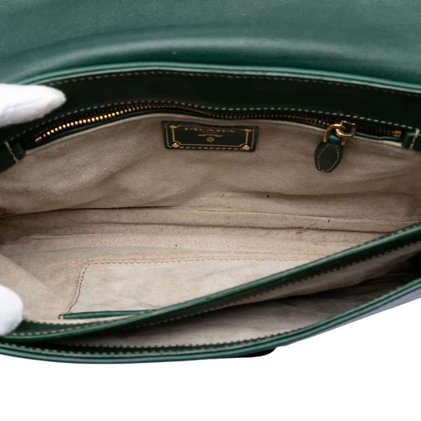 Prada City Calf Push Lock Flap Crossbody Green Leather Very good condition - Model View