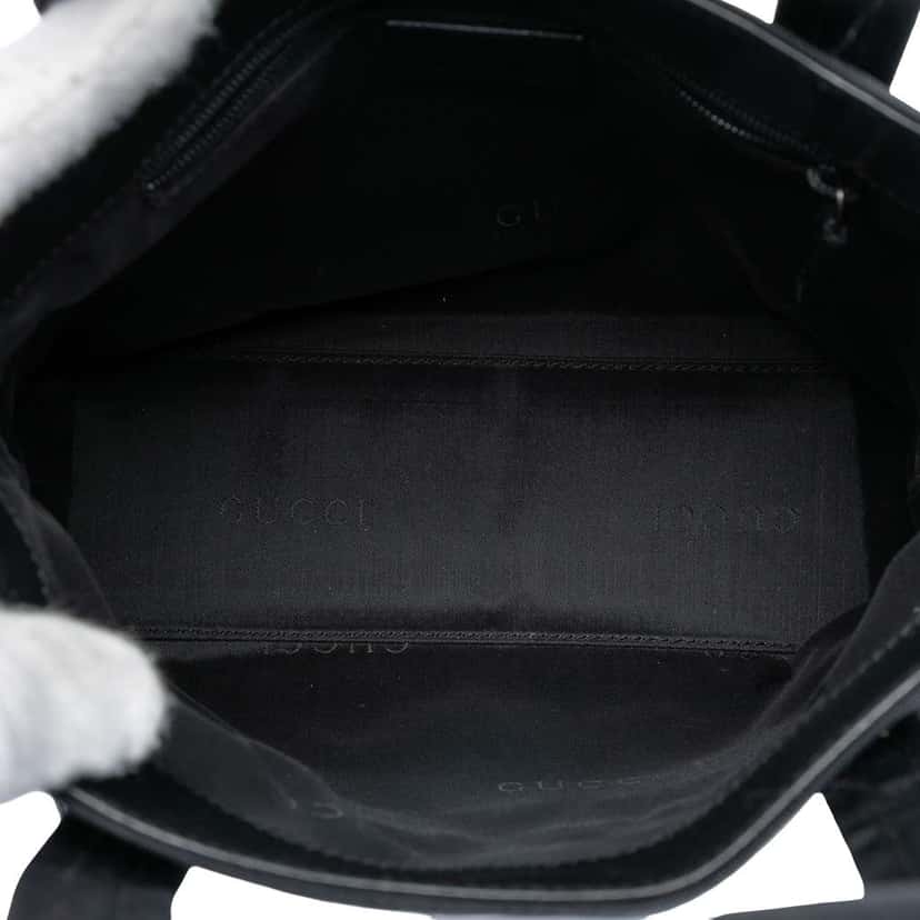 Gucci GG Canvas Handbag Black Canvas Very good condition - Model View