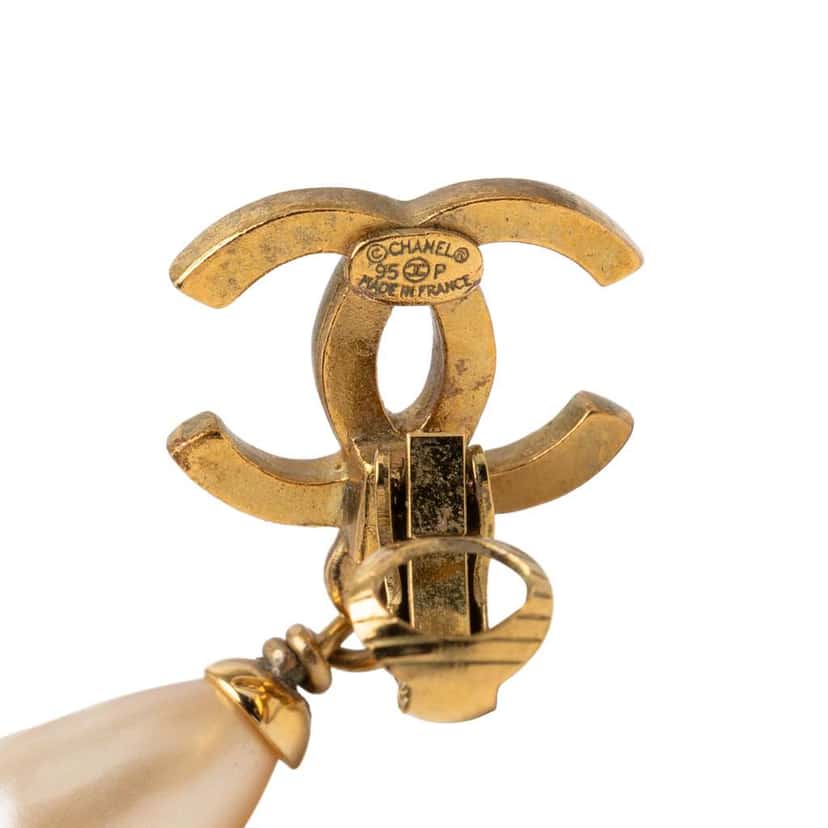 Chanel CC Gold Plated Faux Pearl Drop Clip On Earrings Gold Metal Very good condition - Inside View