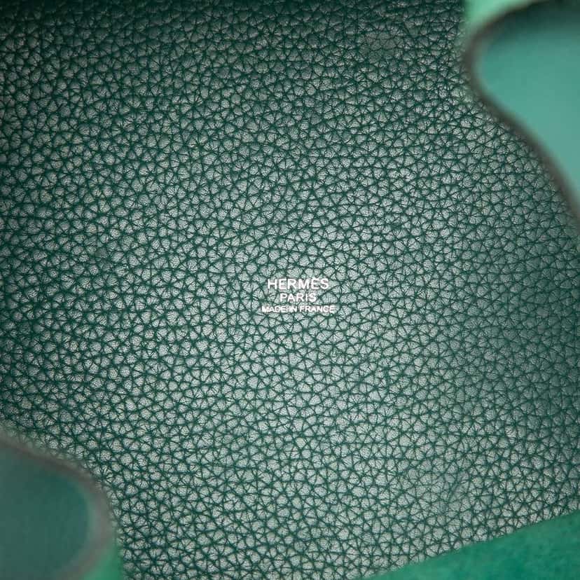 Hermès Clemence Picotin Lock 22 Green Leather Good condition - Box View