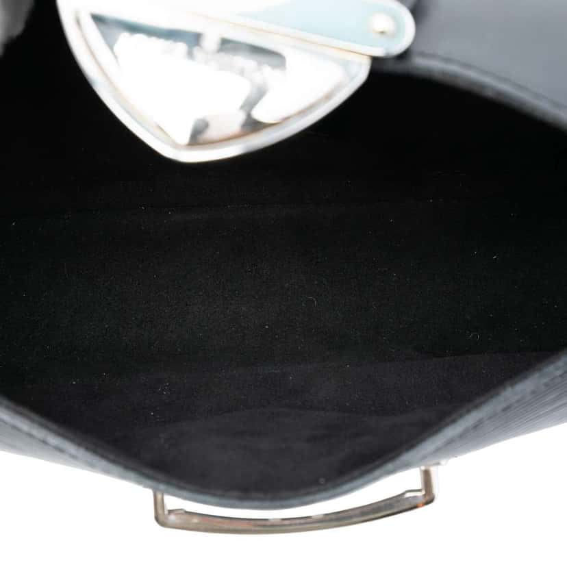 Louis Vuitton Epi Pochette Montaigne Black Leather Very good condition - Model View