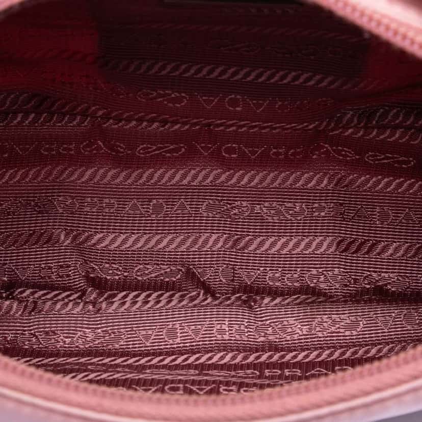 Prada Mini Tessuto Re Edition 2000 Shoulder Bag Pink Good condition - Model View