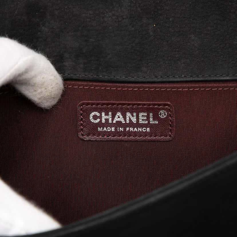 Chanel Old Medium Chevron Suede Boy Flap Black Leather Very good condition - Box View