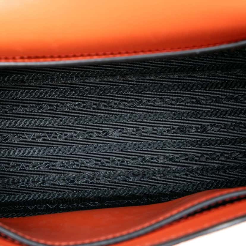 Prada Bicolor Saffiano Cuir Monochrome Robot Patches Envelope Chain Flap Orange Leather Very good condition - Model View