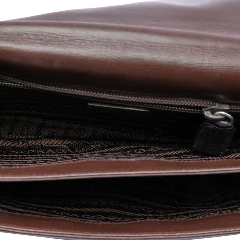 Prada Vitello City Resin Chain Crossbody Brown Leather Very good condition - Model View