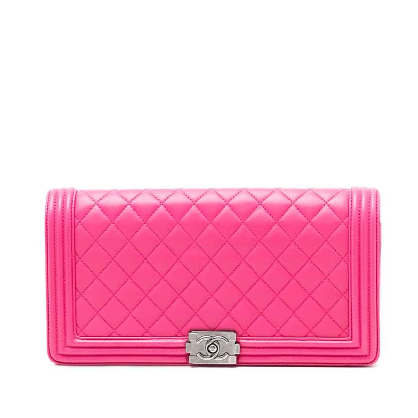Chanel Quilted Lambskin Boy Flap Clutch Pink Leather Very good condition - Front View