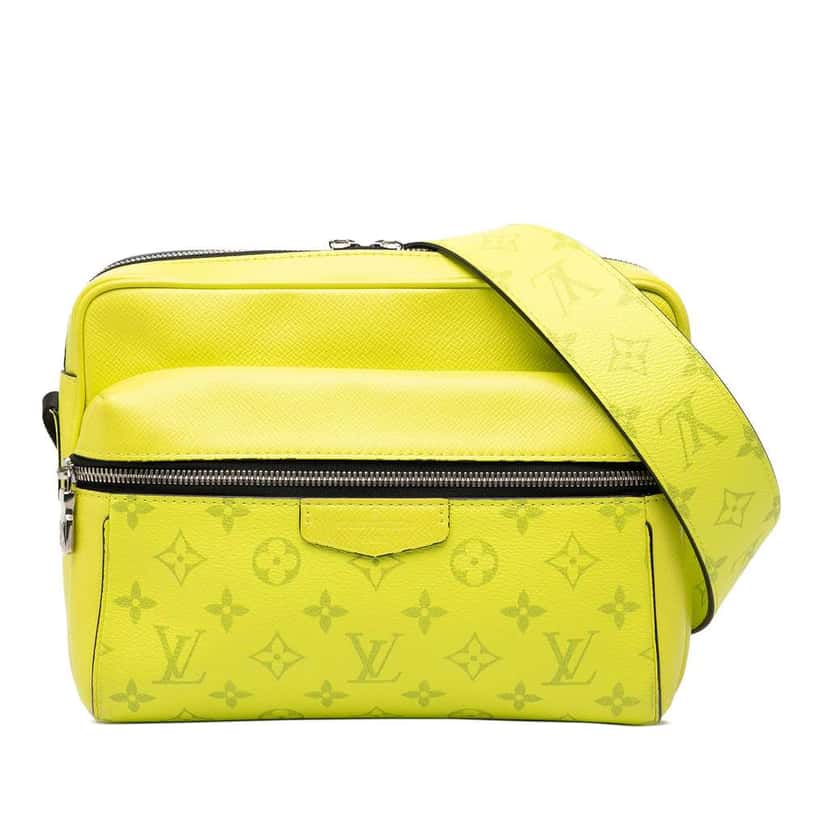 Louis Vuitton Monogram Taigarama Outdoor Messenger Yellow Leather Very good condition - Front View