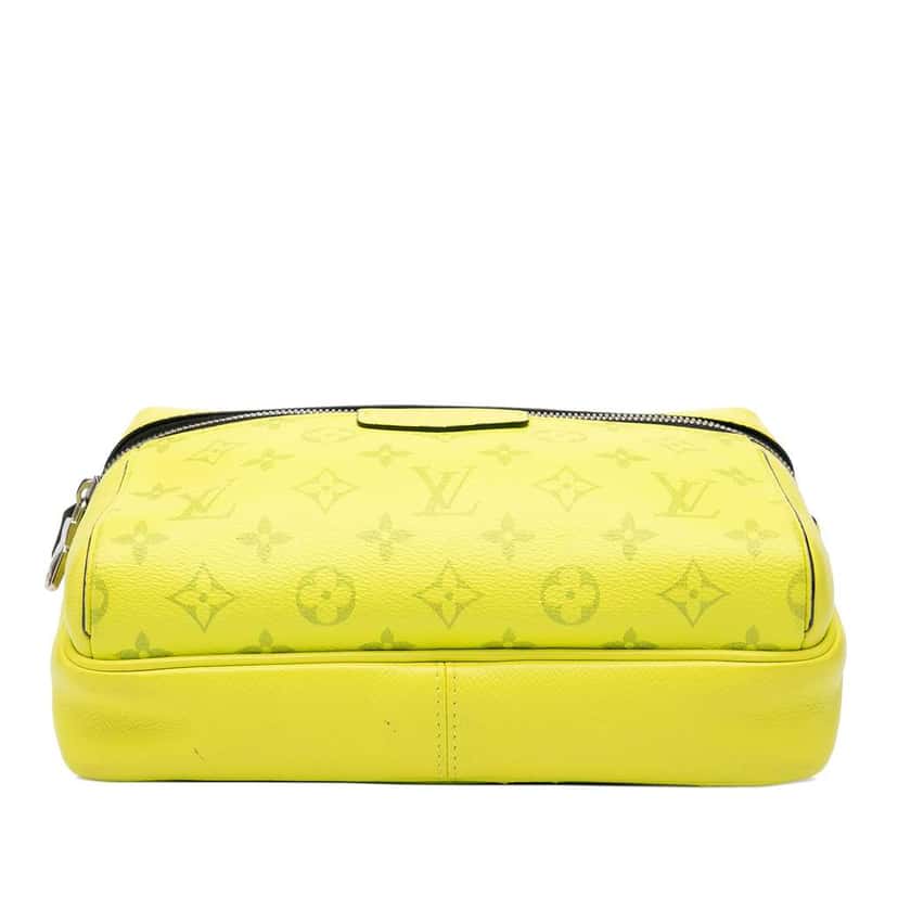 Louis Vuitton Monogram Taigarama Outdoor Messenger Yellow Leather Very good condition - Inside View