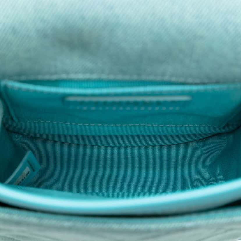 Chanel Mini CC Quilted Denim Crossbody Blue Denim Very good condition - Model View