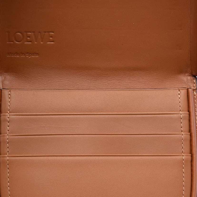 Loewe Small Soft Calfskin Heel Pouch Brown Leather Very good condition - Model View