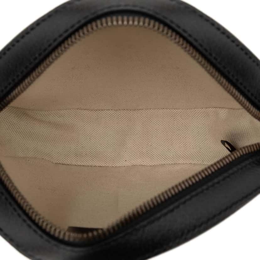 Gucci GG Marmont Velvet Round Crossbody Red Velvet Very good condition - Model View