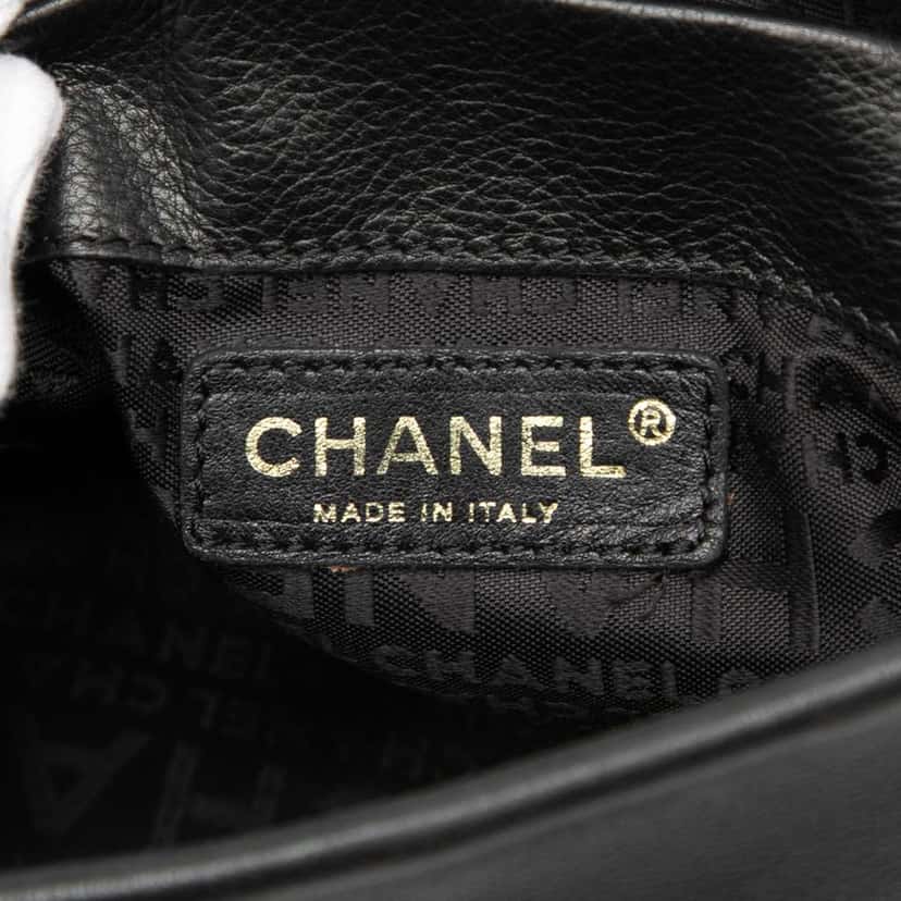 Chanel CC Lambskin Bucket Bag Black Leather Very good condition - Box View