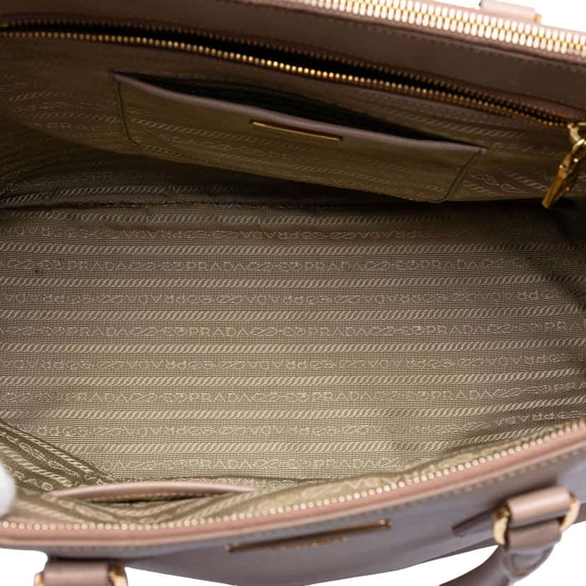 Prada Large Saffiano Lux Galleria Double Zip Tote Brown Leather Very good condition - Model View