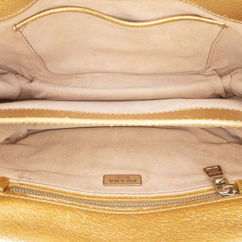 Prada Metallic Cinghiale Crossbody Gold Leather Very good condition - Model View