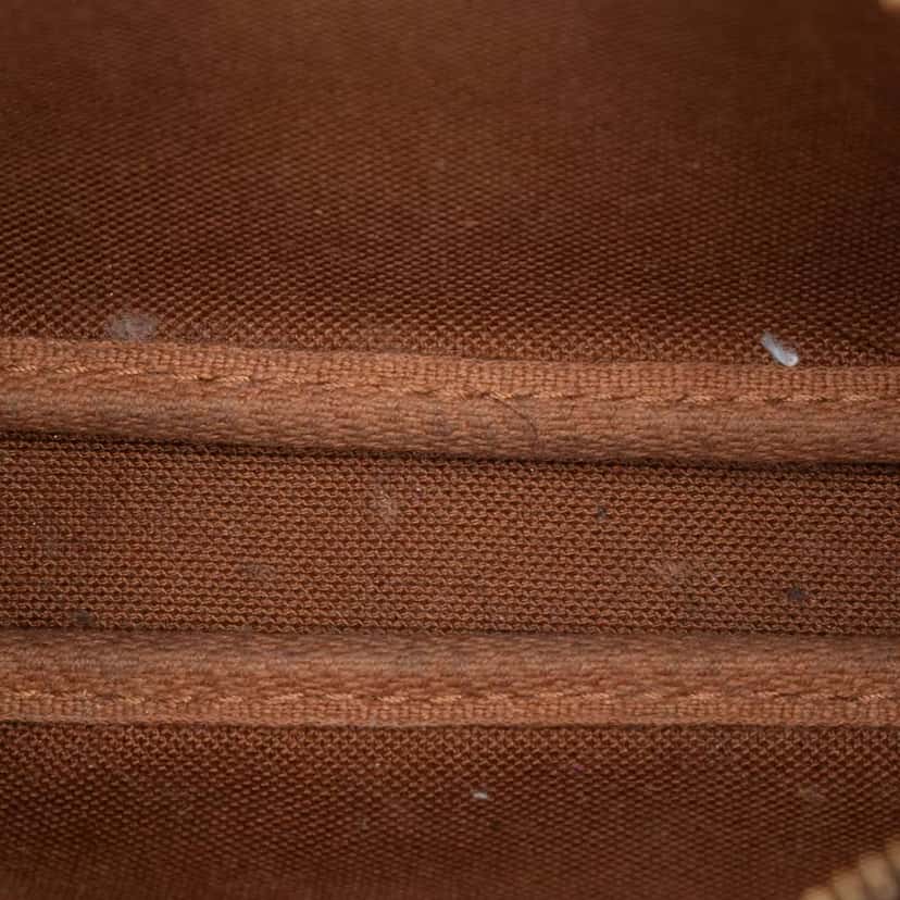 Louis Vuitton Monogram Mini Pochette Accessoires Brown Very good condition - Model View