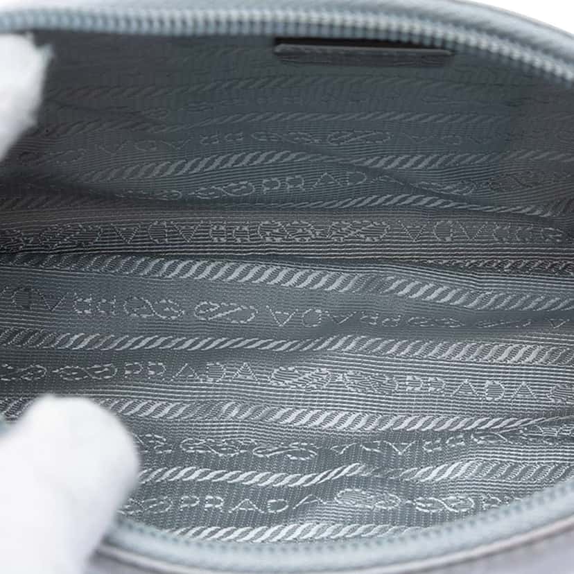 Prada Mini Tessuto Re Edition 2000 Shoulder Bag Blue Very good condition - Model View