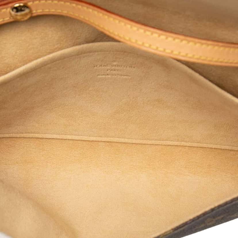 Louis Vuitton Monogram Pochette Twin GM Brown Very good condition - Model View