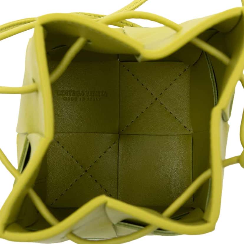 Bottega Veneta Mini Nappa Maxi Intrecciato Cassette Bucket Bag Green Leather Very good condition - Model View
