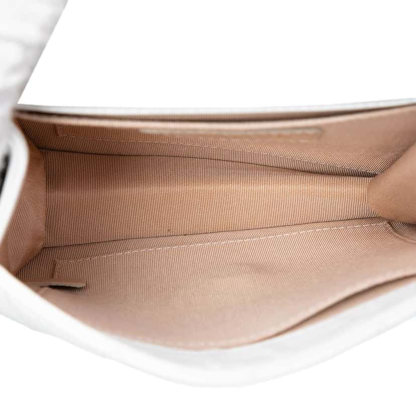 Chanel Small Quilted Lambskin Chic Pearls Flap White Leather Very good condition - Model View