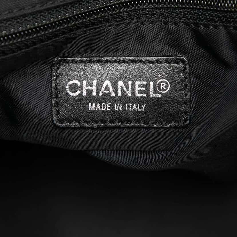 Chanel New Travel Line Nylon Travel Bag Black Very good condition - Box View