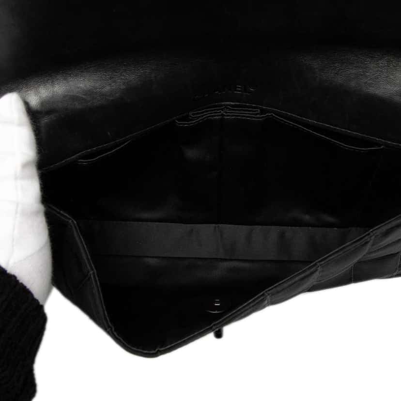 Chanel New Travel Line Nylon East West Flap Black Very good condition - Model View