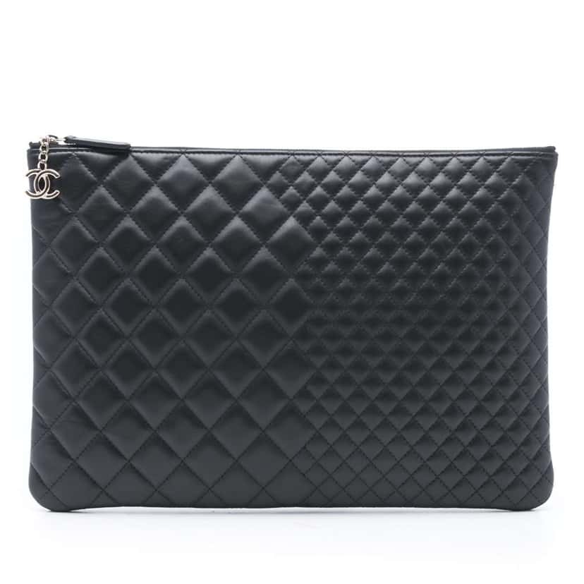 Chanel Large Bi Quilted Lambskin O Case Clutch Black Leather Very good condition - Front View