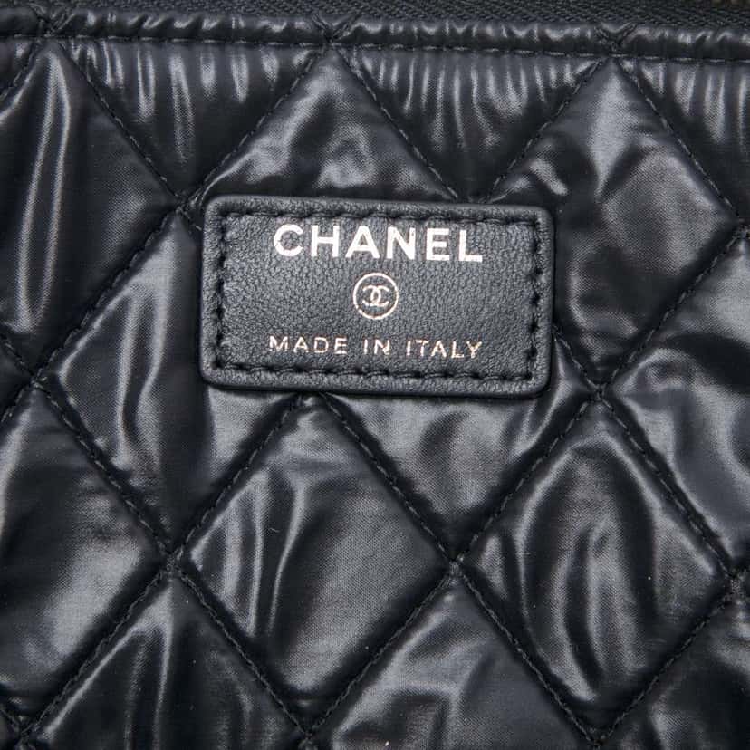 Chanel Large Bi Quilted Lambskin O Case Clutch Black Leather Very good condition - Box View
