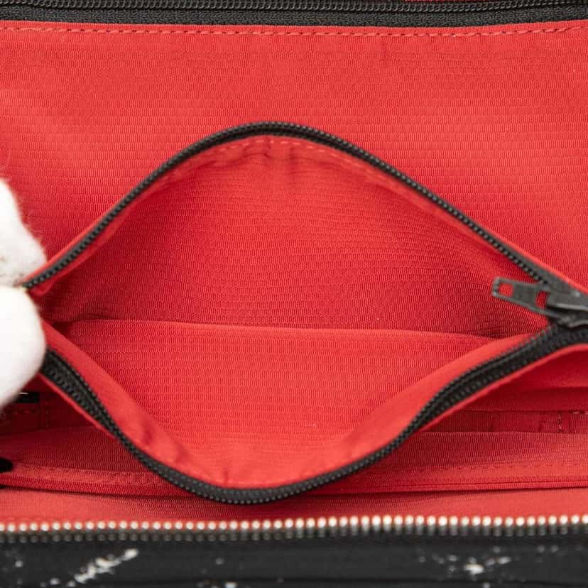 Chanel Old Travel Line Nylon Pouch Black Good condition - Model View