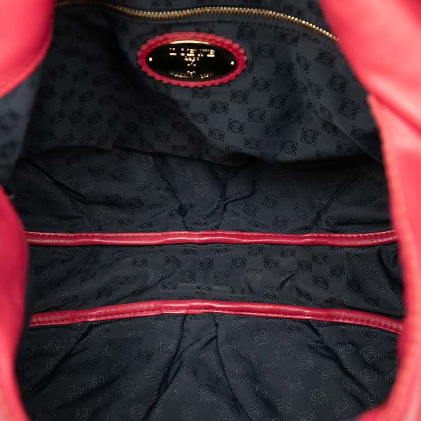 Loewe Nappa Anagram Tassel Hobo Pink Leather Good condition - Model View