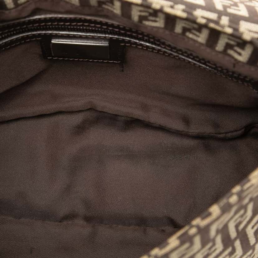 Fendi Zucchino Canvas Crossbody Brown Canvas Very good condition - Model View