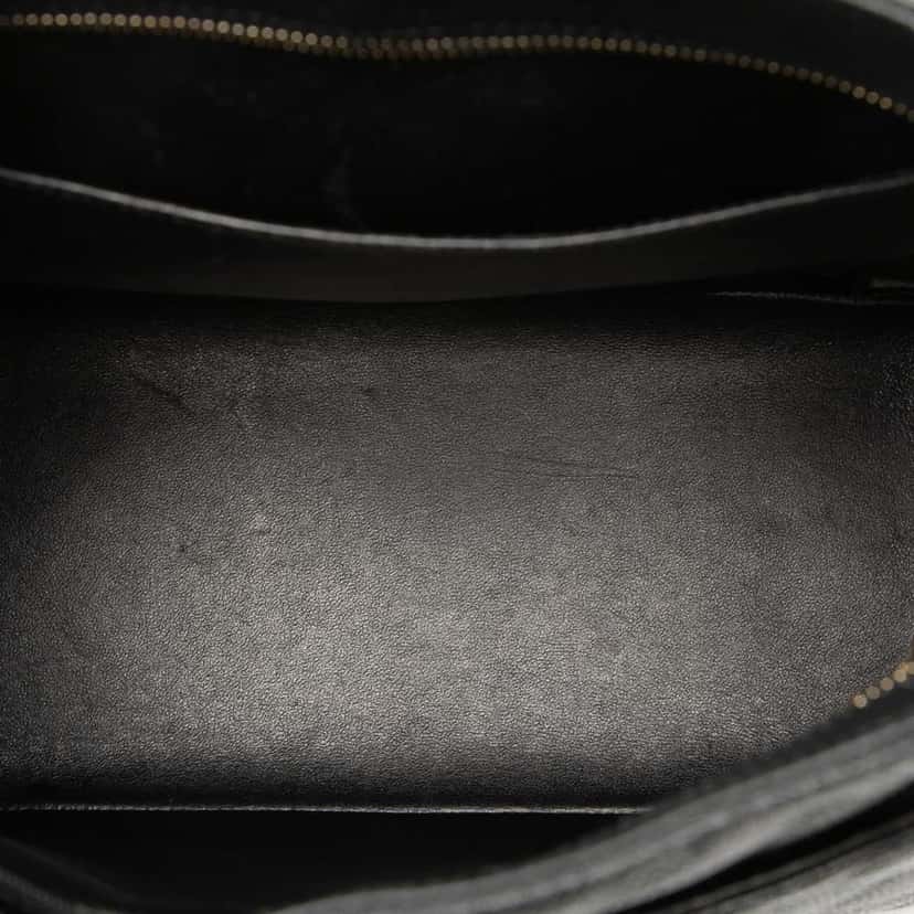 Chanel Caviar Medallion Tote Black Leather Good condition - Model View