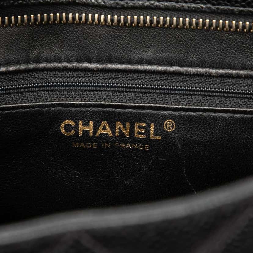 Chanel Caviar Medallion Tote Black Leather Good condition - Box View