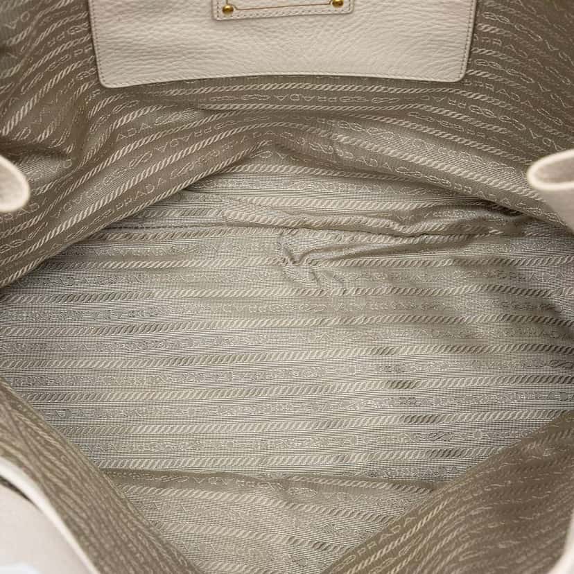 Prada Vitello Daino Side Zip Open Convertible Tote White Leather Very good condition - Model View