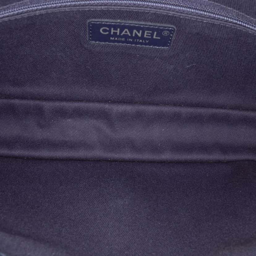 Chanel Medium Perforated Calfskin Up In The Air Flap Blue Leather Good condition - Model View