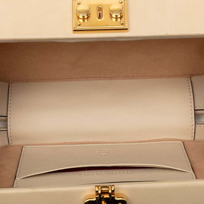 Gucci Leather Interlocking G Crossbody Brown Leather Good condition - Model View