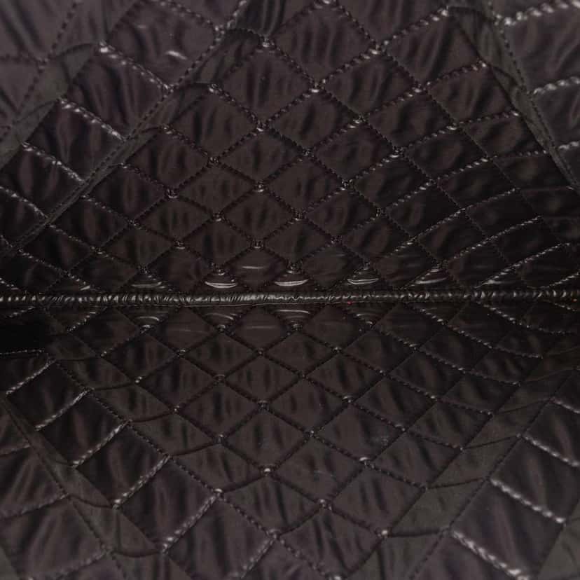 Chanel Large Bicolor Caviar and Iridescent Calfskin O Case Clutch Gold Leather Good condition - Model View